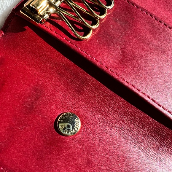 Louis Vuitton Key Case 4 Ring PommeD'Amour Red Vernis - Picture 9 of 14